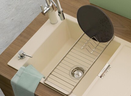 Granitspüle mit Einbau-Spülmittelspender Ladon von SCHOCK Granitspüle mit Einbau-Spülmittelspender Ladon von SCHOCK